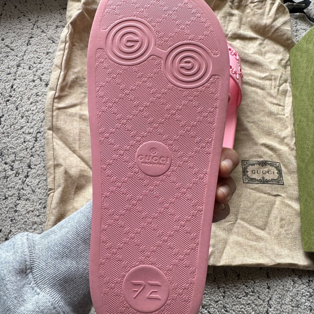 NEW Gucci Pink Logo Slide Sandals sz 40 or 9-9.5 - Picture 7 of 8